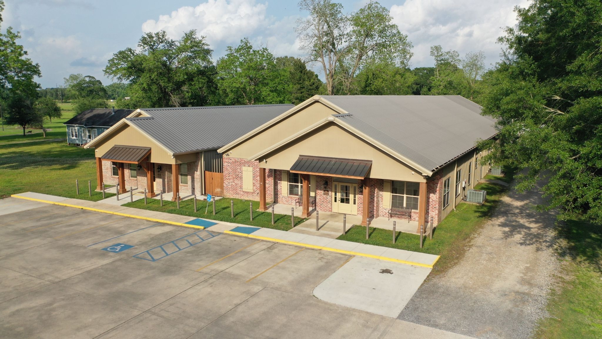 Bellevue Animal Clinic — the clinic in Opelousas, Louisiana